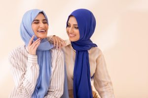 Keunggulan Jasa Desain Hijab Printing Dibandingkan Hijab Polos