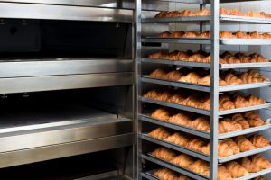 Panduan Memilih Bakery Equipment untuk Produksi Roti Skala Besar