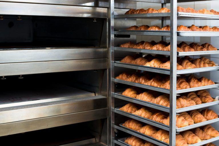 Panduan Memilih Bakery Equipment untuk Produksi Roti Skala Besar